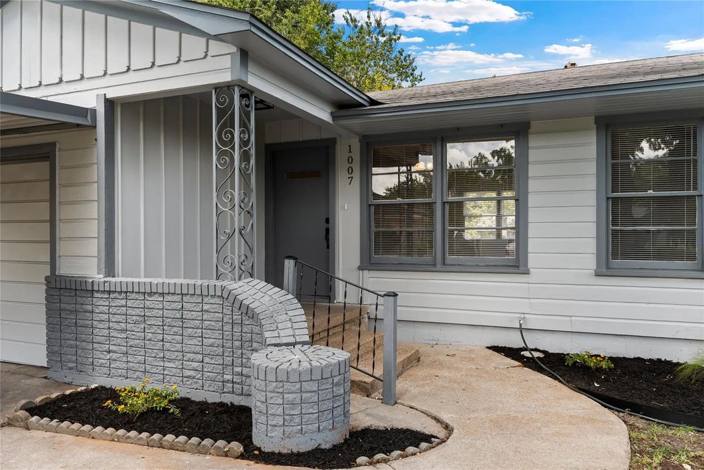 1007 N 61st Street, Waco