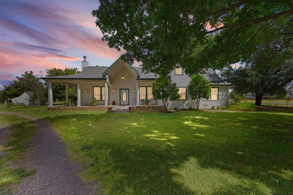 1372 Greathouse Road, Waxahachie