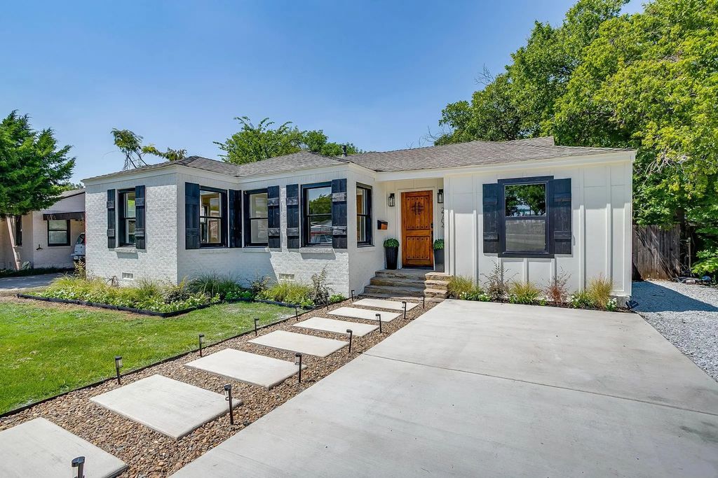 2704 W Biddison Street, Fort Worth