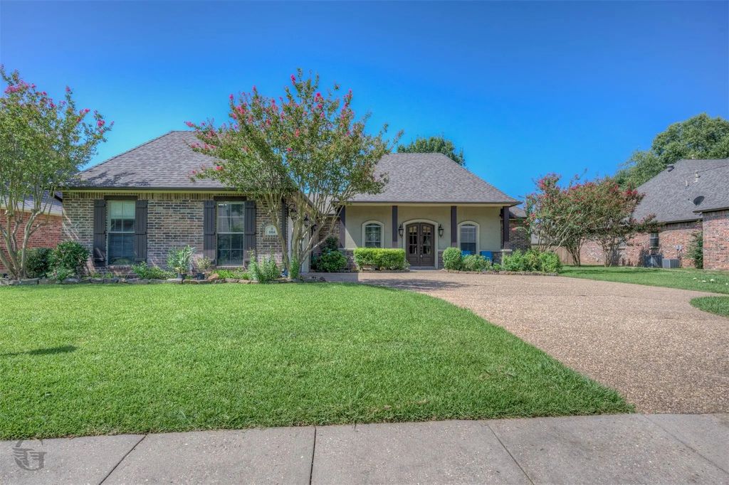 664 Ashley River Road, Shreveport