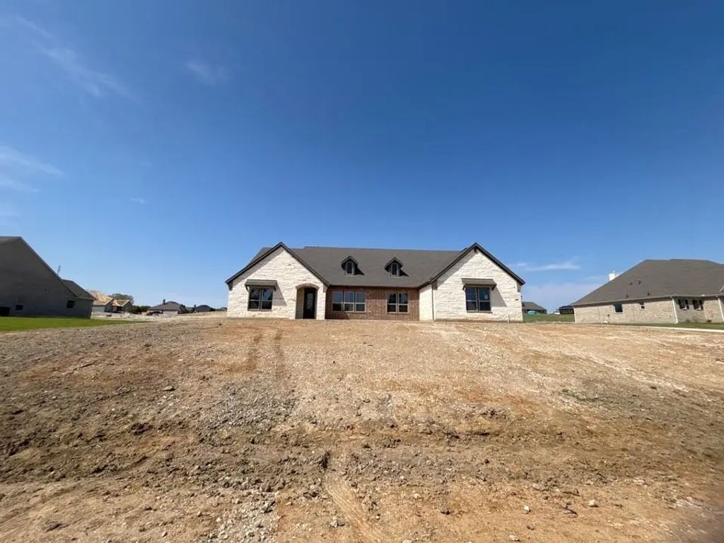 703 Water Side Drive, Van Alstyne