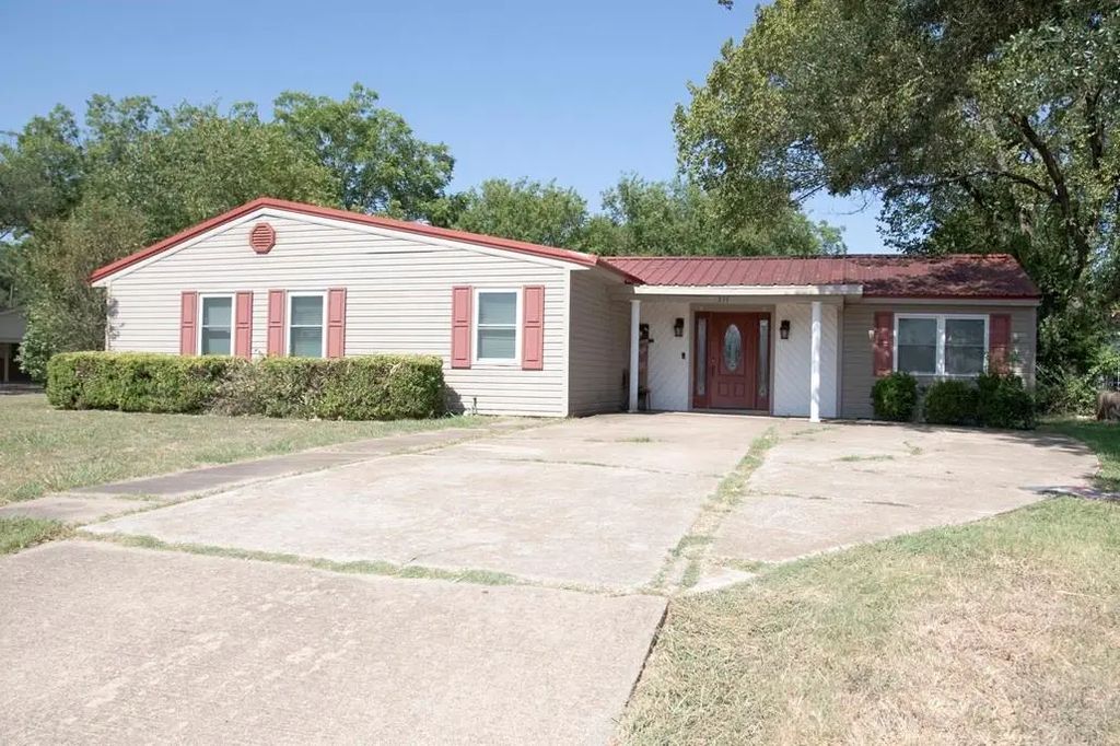 214 Red Bird Lane, Mexia
