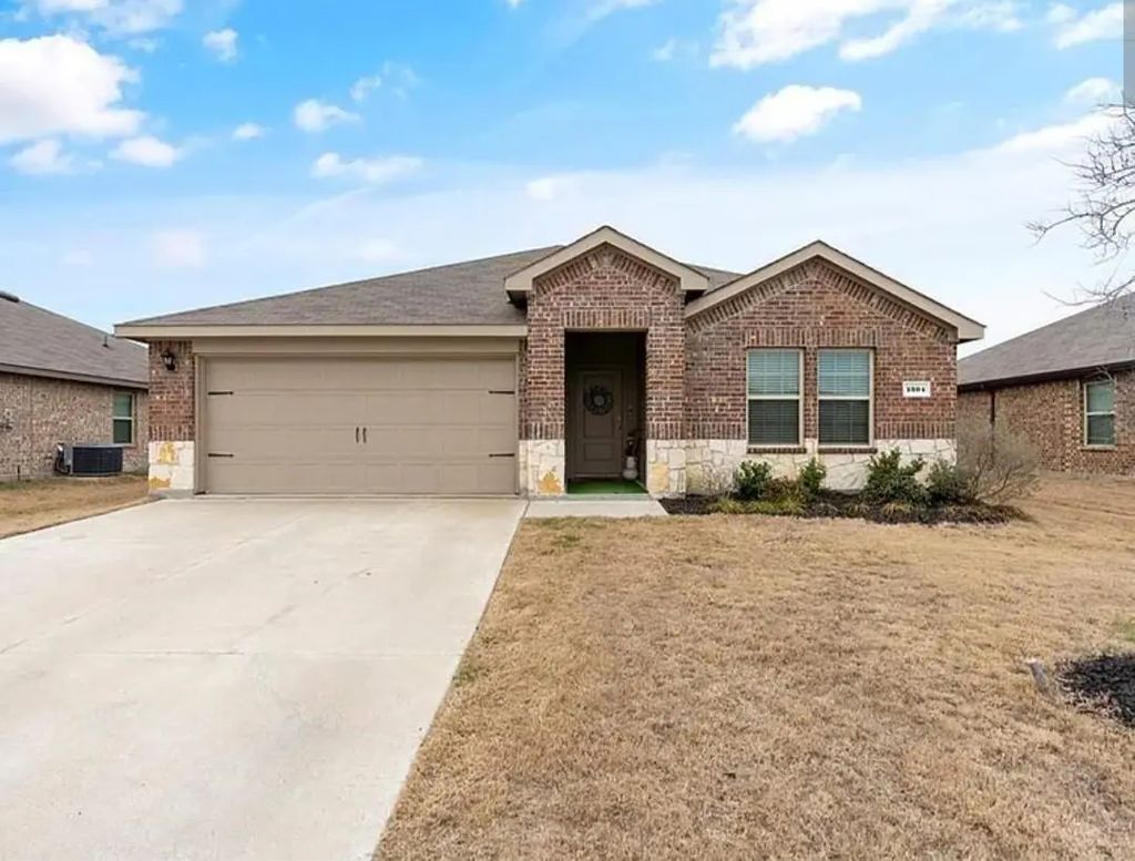 1304 Lowhill Drive, Royse City