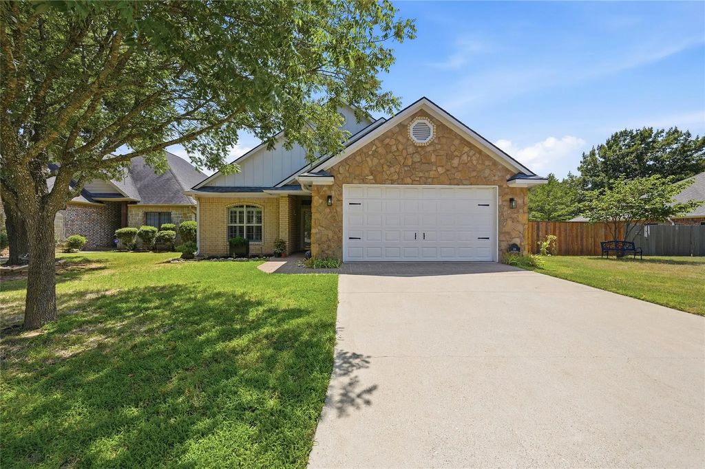 35 Greenway Bend, Pottsboro