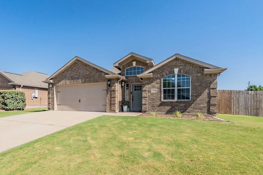 3304 Overstreet Lane, Royse City