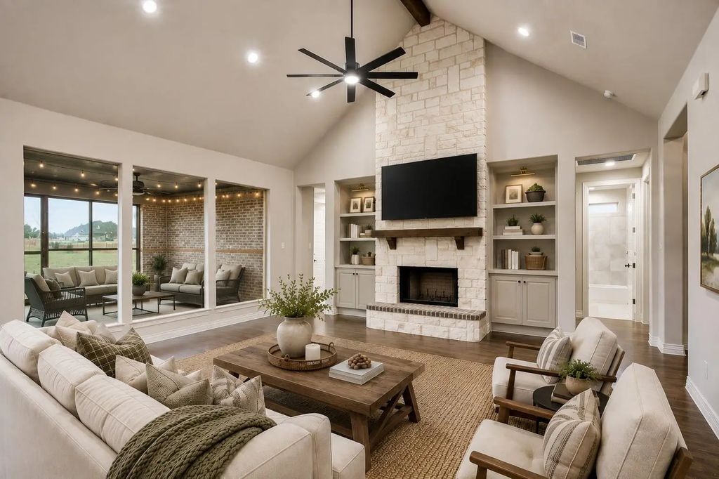 336 El Pescado Court, Godley
