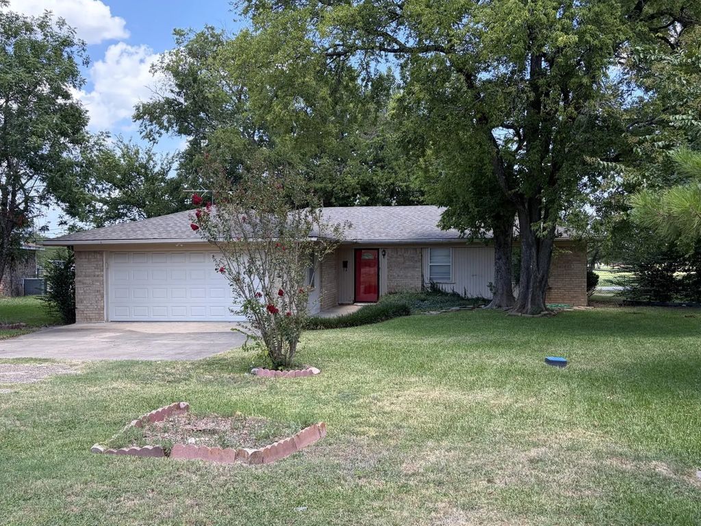 209 Morningside Drive, Mexia