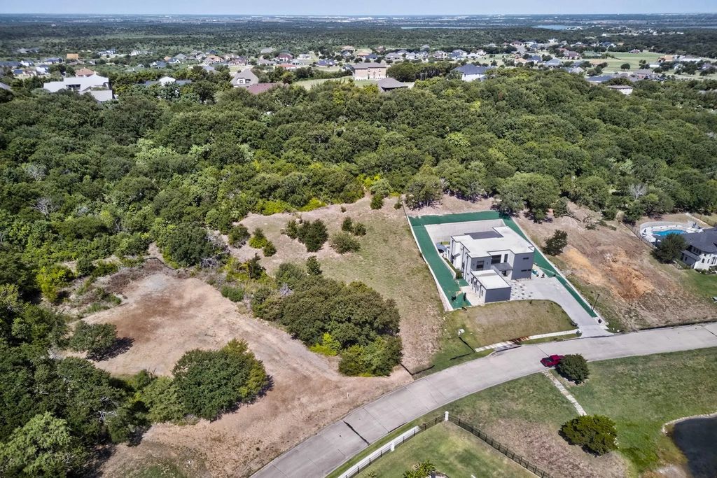2438 Creekwood Drive, Cedar Hill