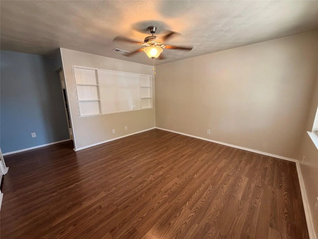 825 Bryan Drive, Bedford