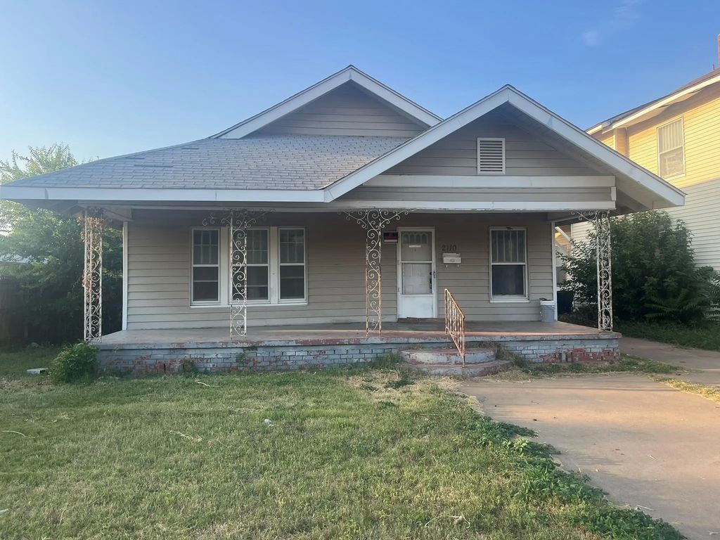 2110 9th Street, Wichita Falls