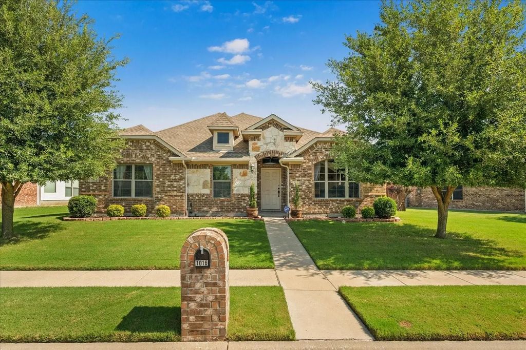 1016 Lincoln Drive, Royse City