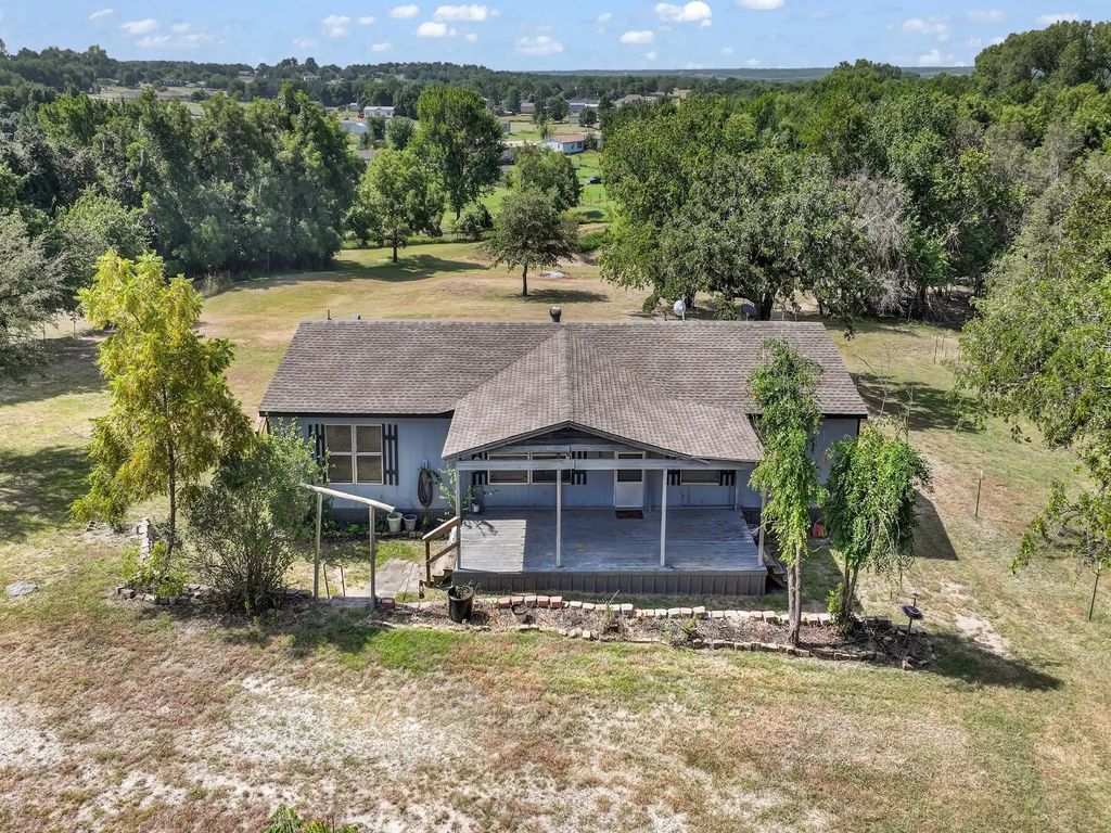 1933 Carter Road, Springtown