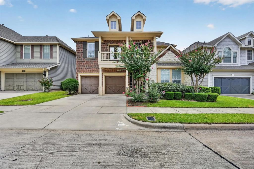 2208 Grizzly Run Lane, Euless