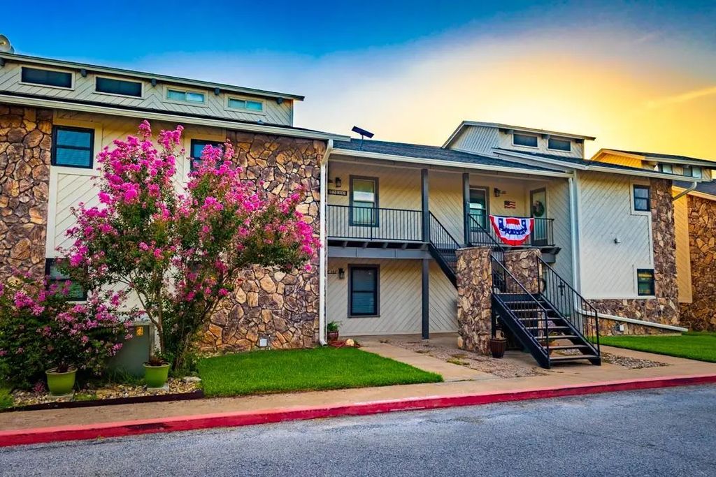 3033 Hells Gate Loop E206, Possum Kingdom Lake