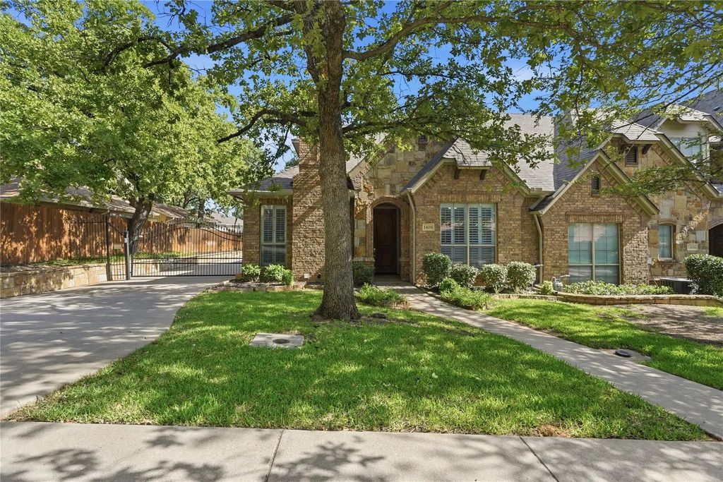 1408 Hampton Road, Grapevine