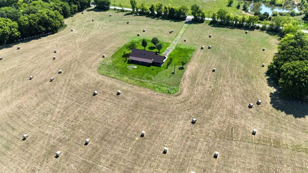 457 County Road 3270, Mineola