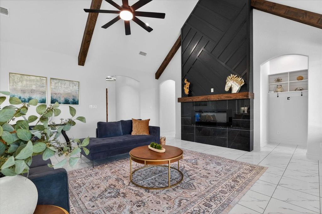 860 Alondrita Street, Celeste