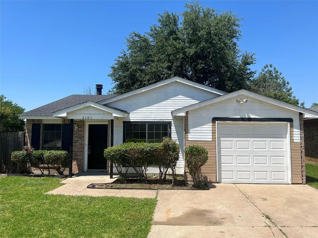 2101 Pennington Drive, Arlington
