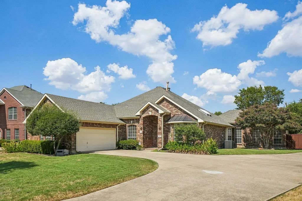 257 Love Bird Lane, Murphy
