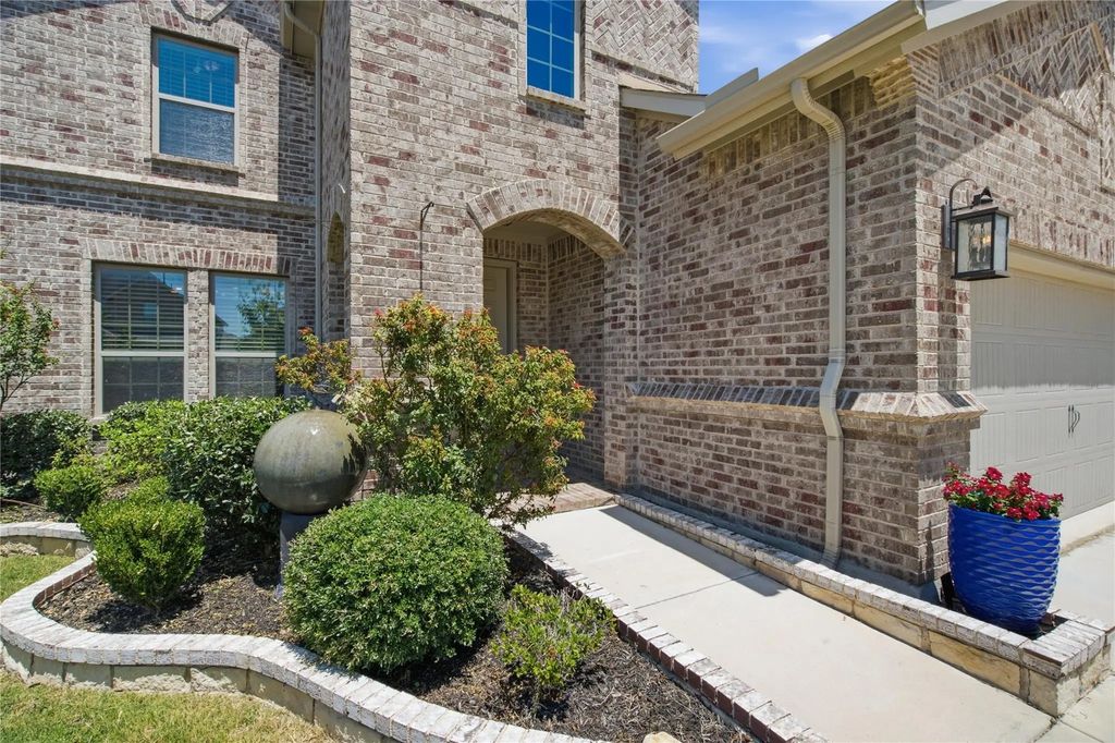 5616 Salt Springs Drive, Fort Worth