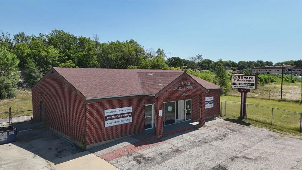 5016 Jacksboro Highway, Sansom Park