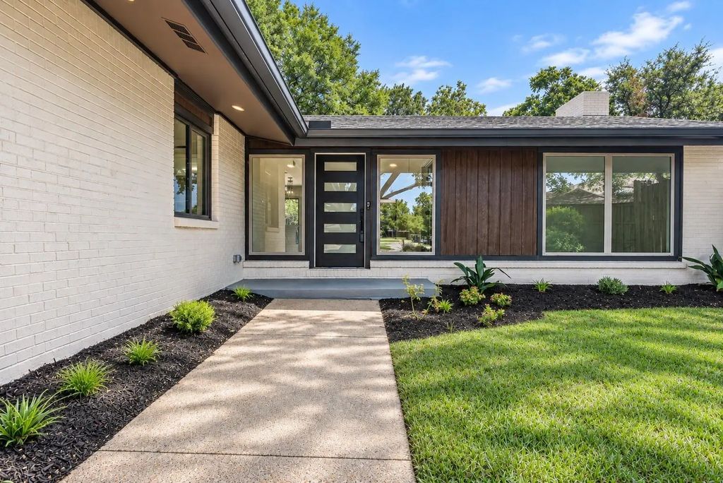 13924 Tanglewood Place, Farmers Branch