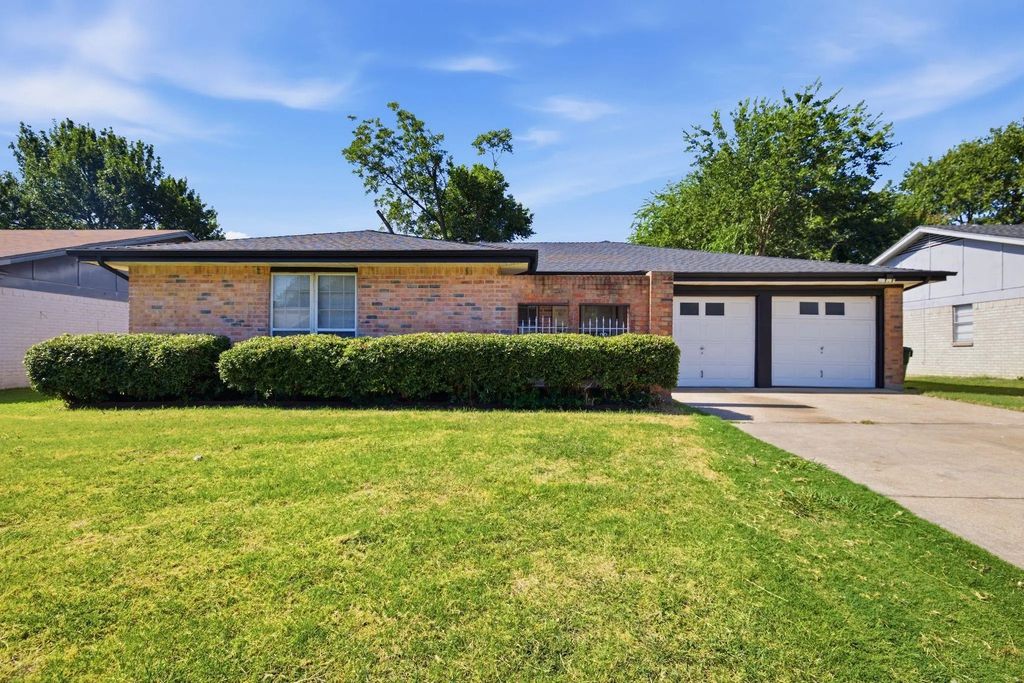 512 Sussex Drive, Arlington