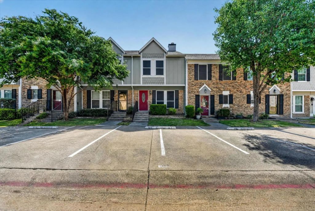 177 Merlin Way, Euless