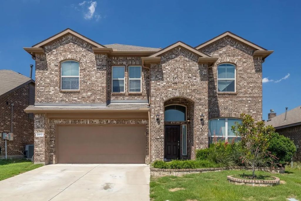 2813 Saddle Creek Drive, Fort Worth