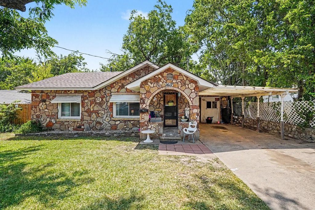 1617 Yale Street, River Oaks