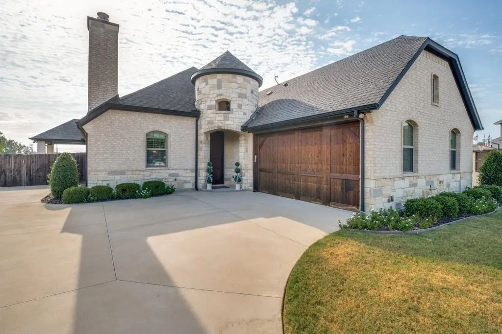 551 Chandler Court, Pilot Point