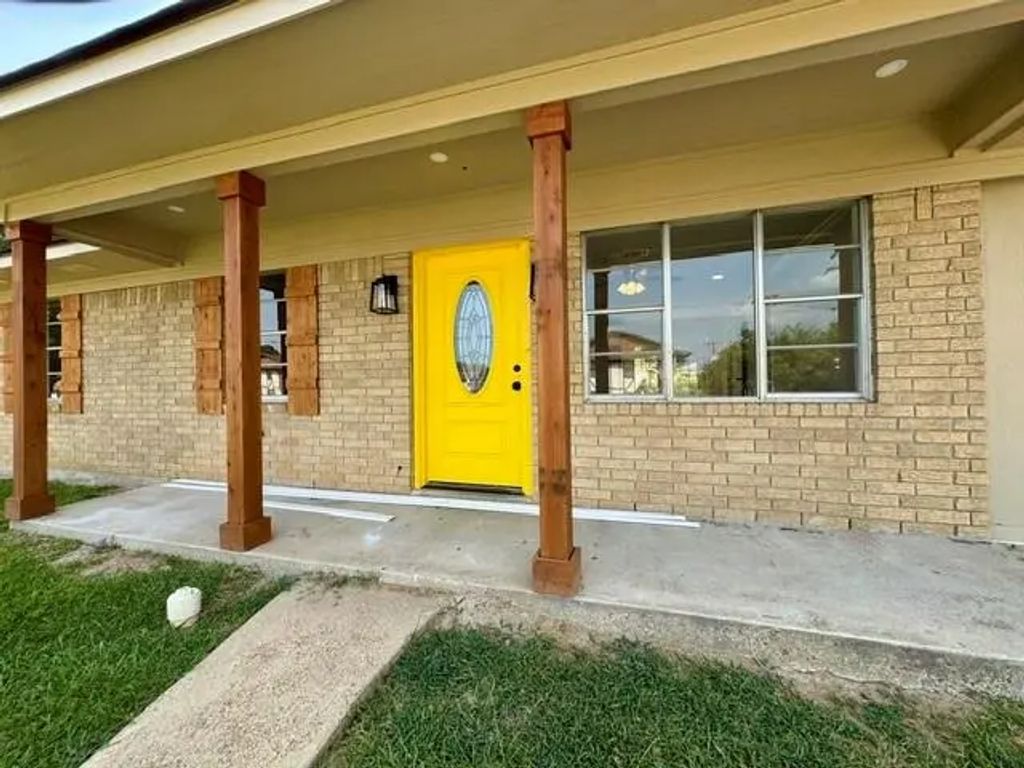 611 Weston Street, Minden