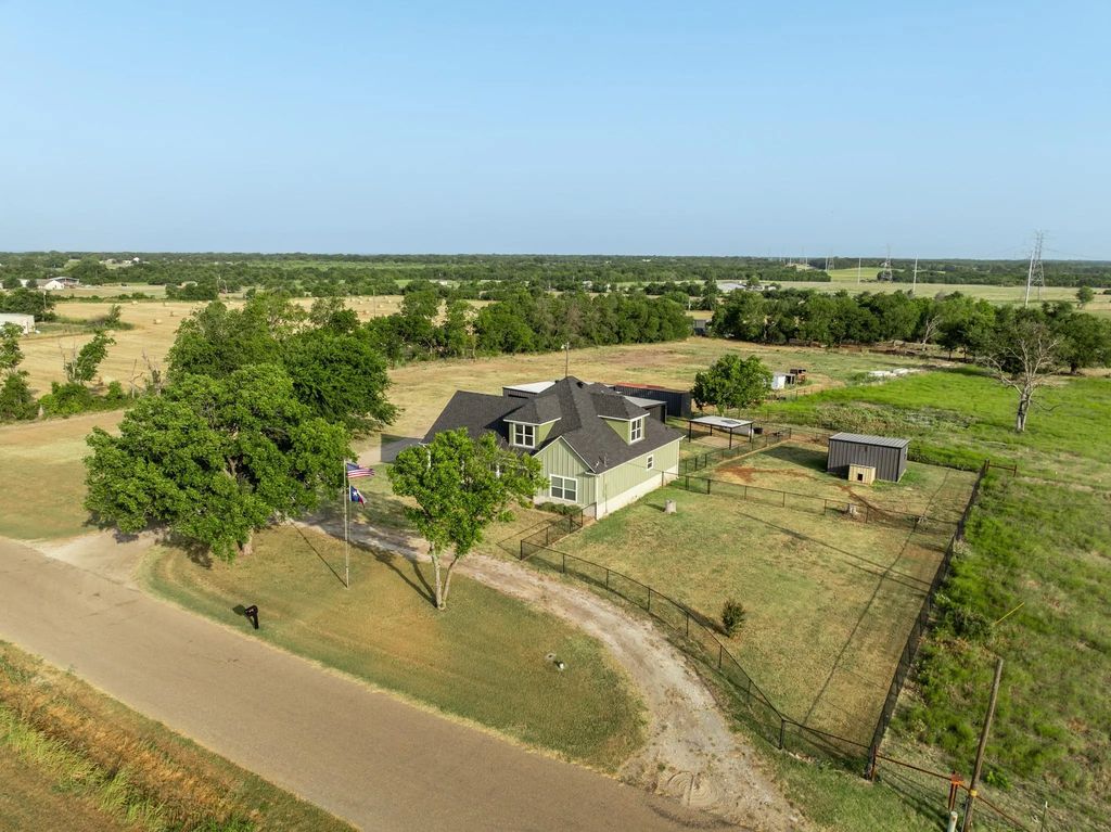 1122 W White Oak Road, West