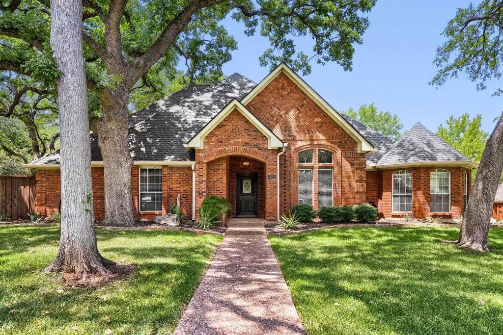 410 Longfellow Drive, Highland Village