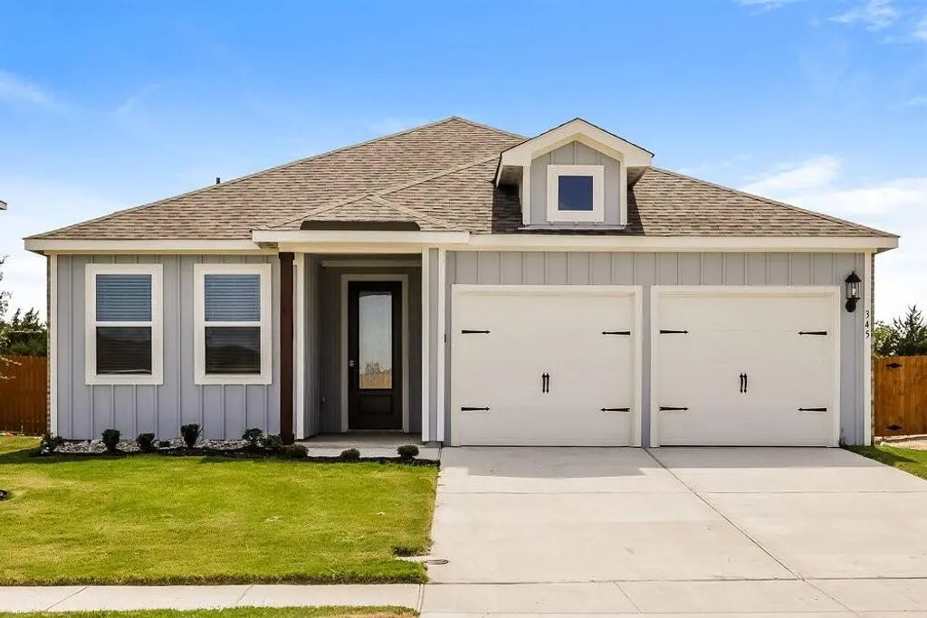 345 Magnolia Boulevard, Hutchins
