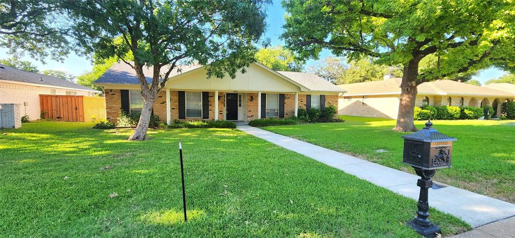 1607 Centenary Drive, Richardson
