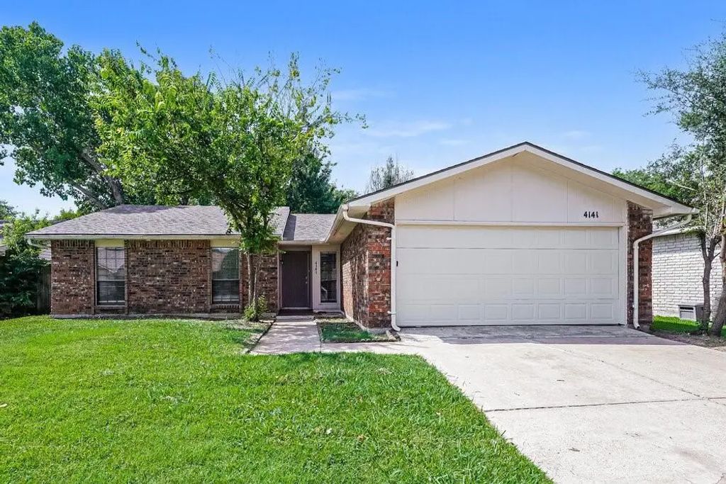 4141 Yellowleaf Drive, Fort Worth