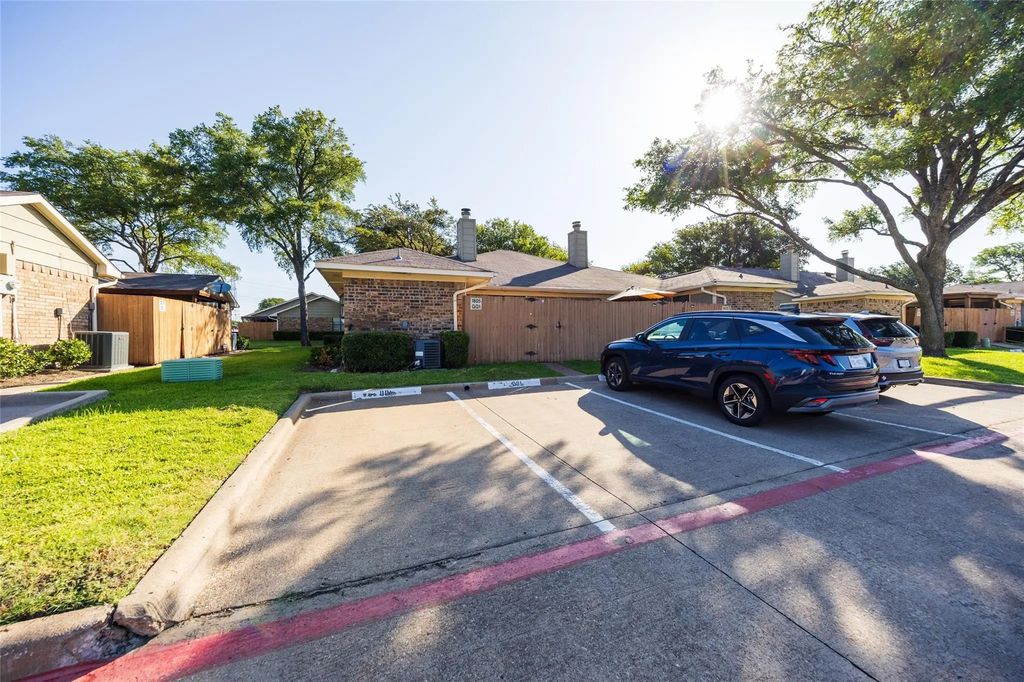 1805 Spring Creek Parkway Qq1, Plano