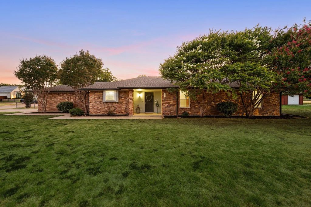 2511 Fawkes Lane, Keller