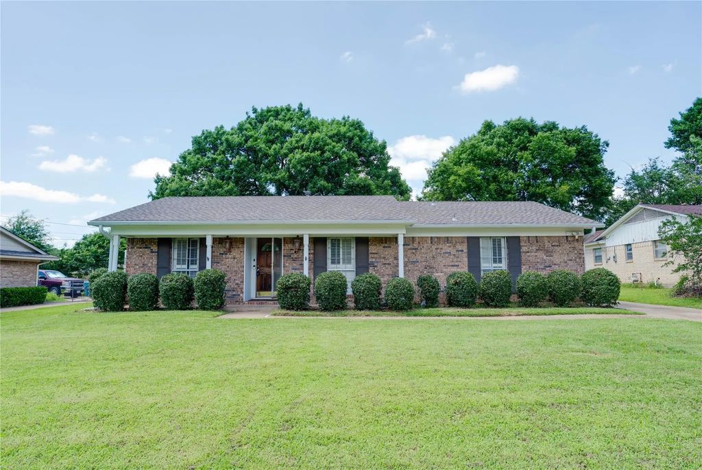 615 Oxford Drive, Sherman