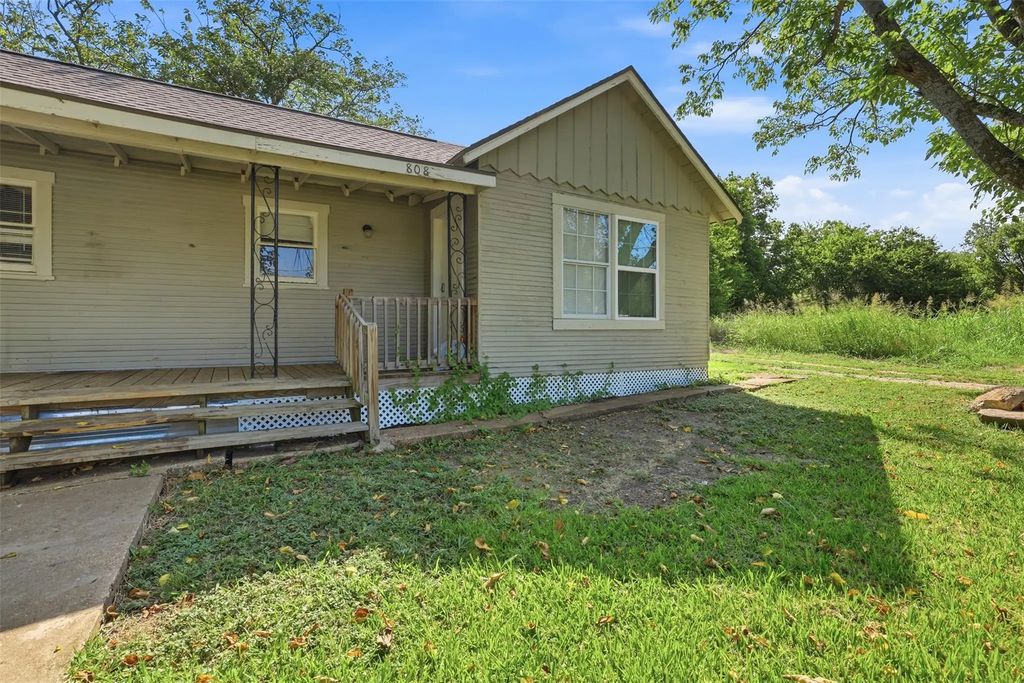 808 Mill Street, Itasca