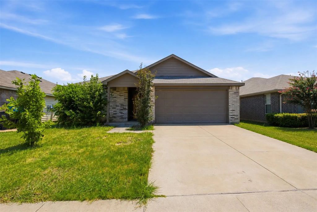 1928 Alanbrooke Drive, Fort Worth