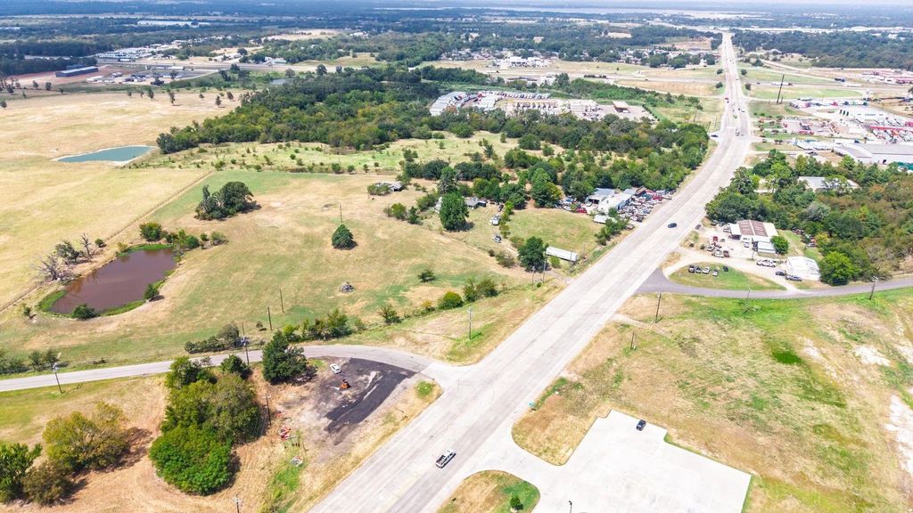 1351 S State Highway 19, Sulphur Springs