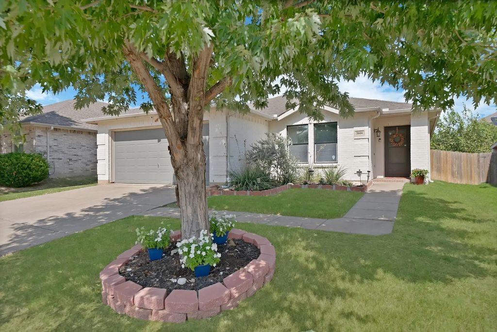 7604 Scarlet View Trail, Fort Worth