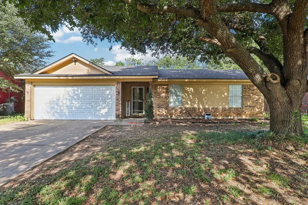 1521 Morningside Drive, Cleburne