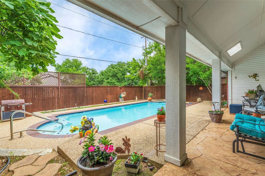 6703 Landover Hills Lane, Arlington