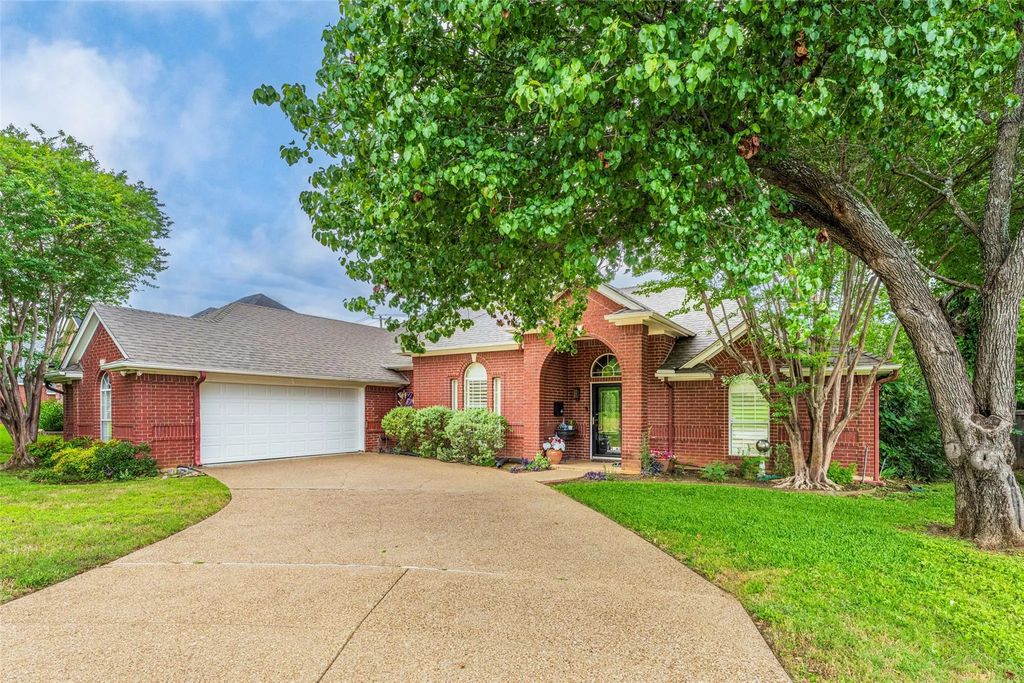 6703 Landover Hills Lane, Arlington