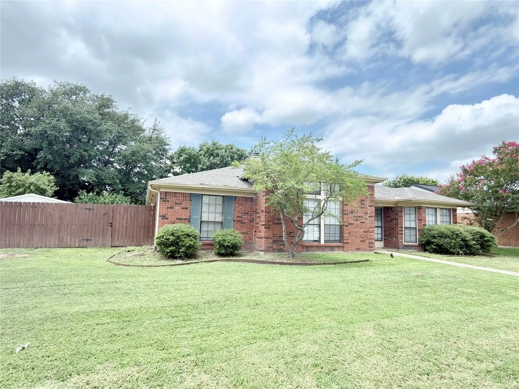 4205 Starboard Trail, Rowlett
