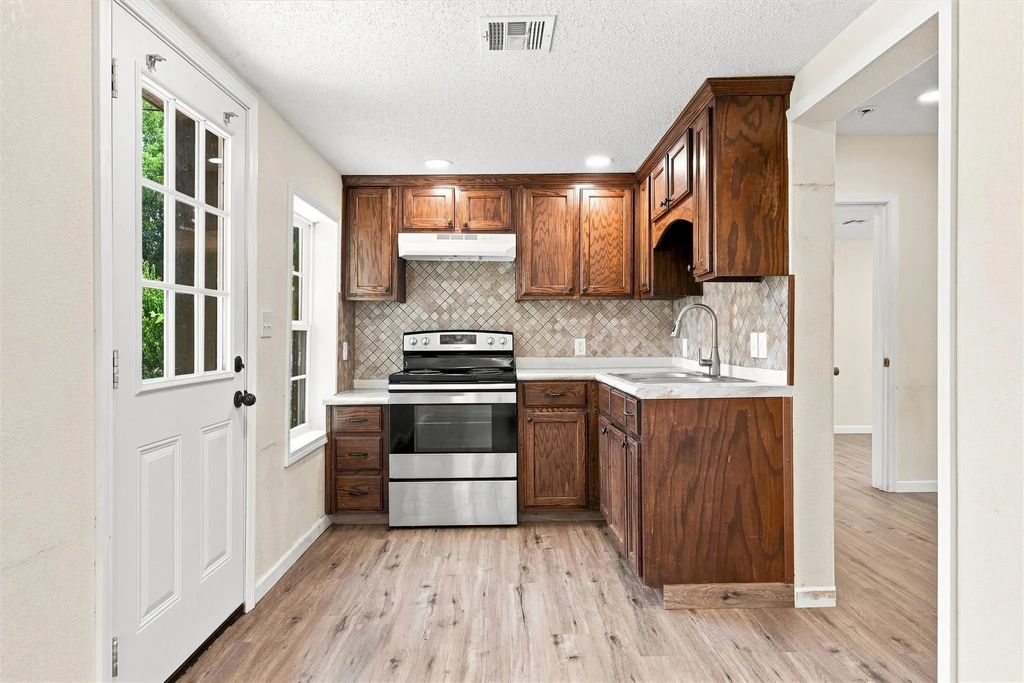 1126 W 7th Street, McGregor