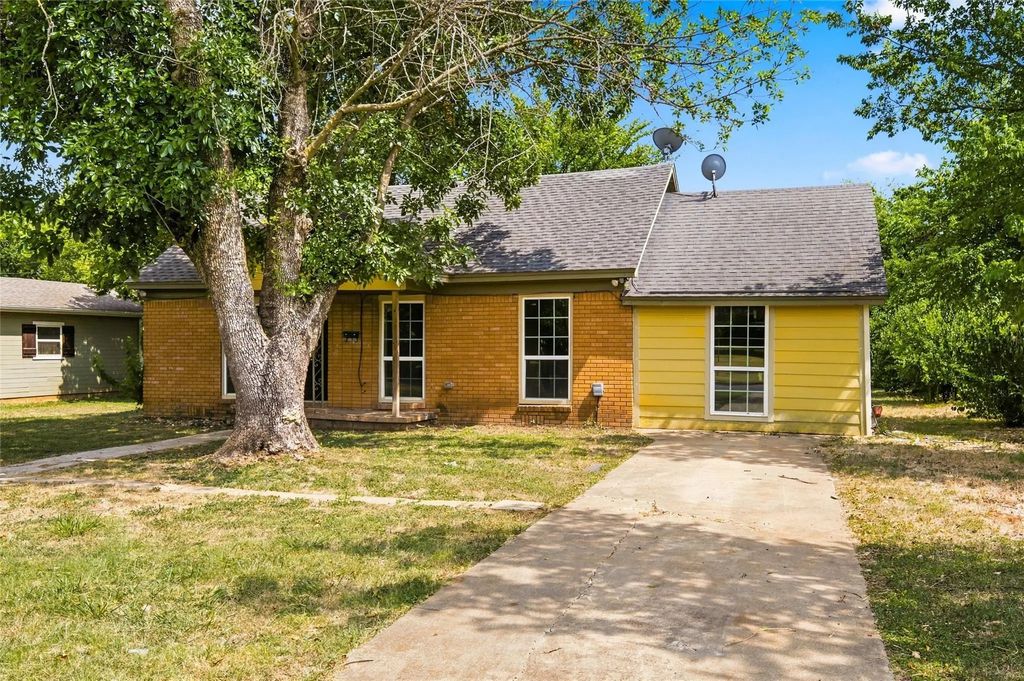 1126 W 7th Street, McGregor